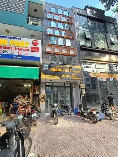 6004306 ảnh đại diện 1