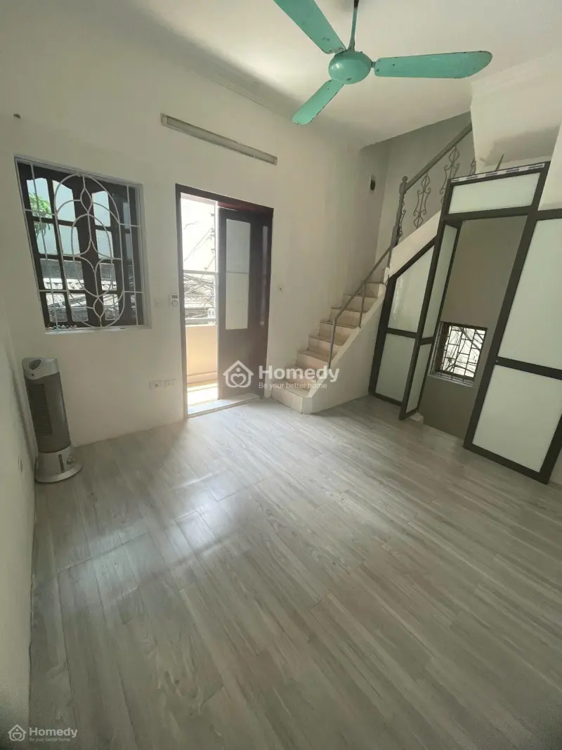 Số 102 Ngõ 8 Phố Bùi Ngọc Dương, Mặt Tiền 4M, Ô Tô Đỗ Cửa, 2 Mặt Thoáng, Nhà Phố Ngay Trung Tâm