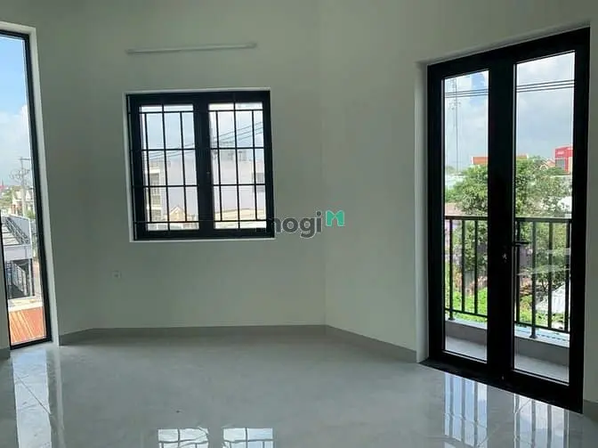Nhà 1 Trệt 2 Lầu Góc 2 Mt Đường 4 Nguyễn Duy Trinh, P. Long Trường