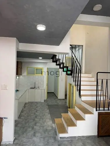 Nhà 1 Trệt 2 Lầu, Dt 68M2 Đường 385 Ngay Trường Tài Chính, P. Tnp A