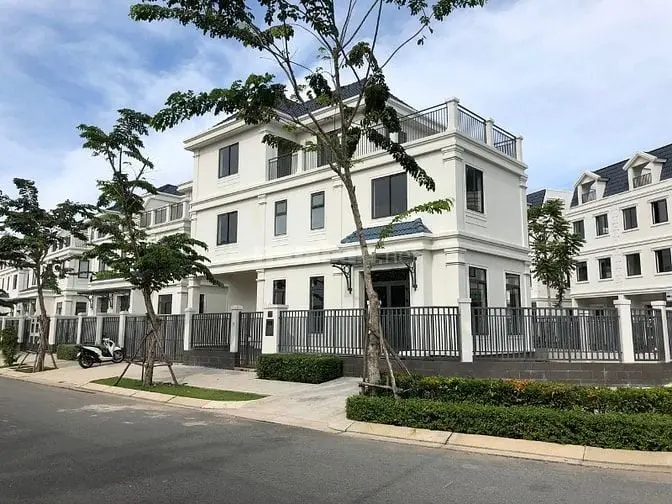 Chính Chủ Cần Bán Biệt Thự Lớn Nhất Khu Lakeview, Căn Góc Vip