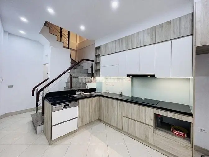 Bán Nhà Ngõ 163/9 Nhà Số 8 Hoàng Văn Thái 32M X 5 Tâng Ô Tô Đỗ Cửa