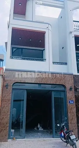 Cần Bán Căn Nhà 113M2 , Gần Kcn Cầu Tràm Cách ,Ngay Chợ Bình Chánh