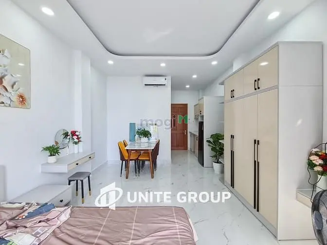 Phòng Ban Công Full Nội Thất Ở Đào Duy Anh Gần Ngã Tư Phú Nhuận