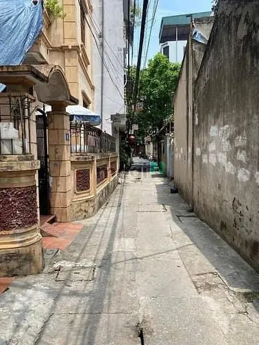 Chỉ 8,9 Tỷ _ 5 Tầng- Lô Góc _Tây Trà_Ngõ Thông Ô Tô Vào _ Tiện Ích Đủ