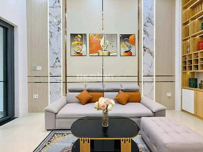 Bán 1 Căn Nhà Đẹp 4 Tầng Kế Công Viên Làng Hoa Diện Tích Sử Dụng 250M2