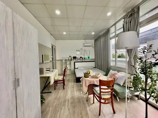 Studio Fnt Cao Cấp Bancon To Gầnlotte-Rmit-Tdtgần Quận 4 Quận 1 Quận 8