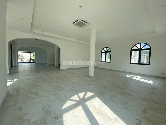 Cho Thuê Siêu Biệt Thự Tại Trung Tâm Quận 3 - Dtsd 900M2