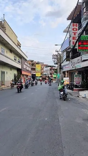 💥💯Mtkd Ngay Phố Ẩm Thực Cư Xá B - 4X18M 3 Tầng Vị Trí Đẹp Không Lỗi