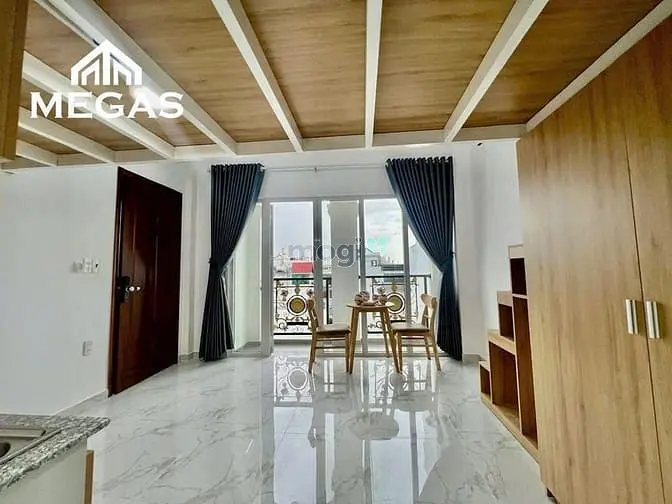 Căn Hộ Có Gác Full Nội Thất Ban Công Tại Ngã Tư Hàng Xanh, Hutech, Uth