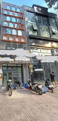 Hạ Giá Bán Gấp Chỉ 17.9 Tỷ Sở Hữu Ngay Nhà Mặt Tiền Quận 5