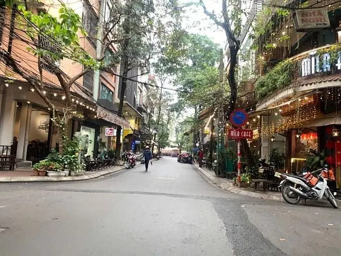 Bán Nhà Lạc Long Quân: Dt 135M2, Mt 6M, 8.5Tầng,Thuê 135Tr, Gía 51.5Tỷ