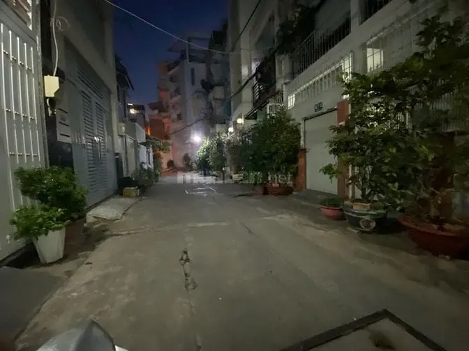 🔹 Bán Nhà Hxh Nguyễn Đình Chính.p,15.Phú Nhuận.44M2.Cấp 4. Giá 6.3 Tỷ