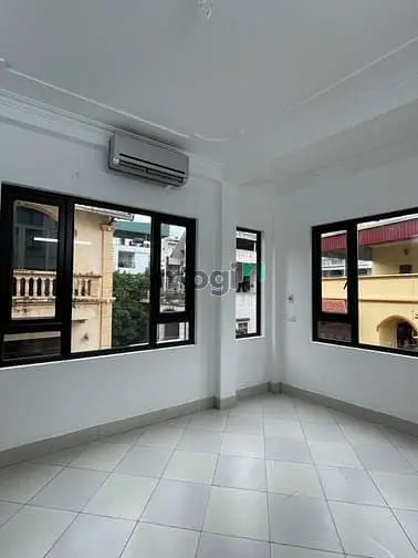 Chỉ 8,9 Tỷ _ 5 Tầng- Lô Góc _Tây Trà_Ngõ Thông Ô Tô Vào _ Tiện Ích Đủ