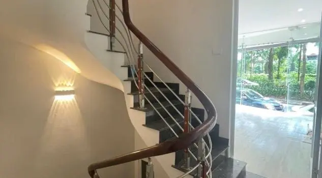 Thuê Nguyên Căn 6 Tầng Làm Kinh Doanh, Ở- Đường Bưởi, Ba Đình.