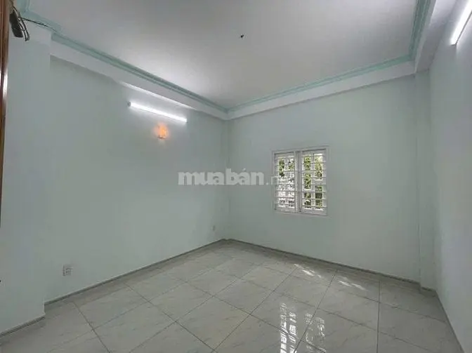 Nhà 3 Tầng Mái Đúc 4 Phòng Ngủ Siêu Thoáng Mát, Sân Trước Sau, Ngay Ch