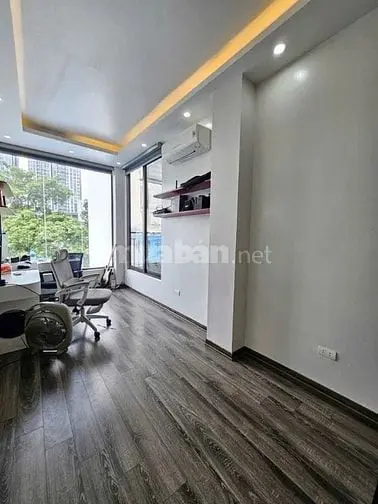 Tôi Bán Nhà Hai Bà Trưng Giá 4,5 Tỷ, 18M X5 Tầng. Cách Phố 20M