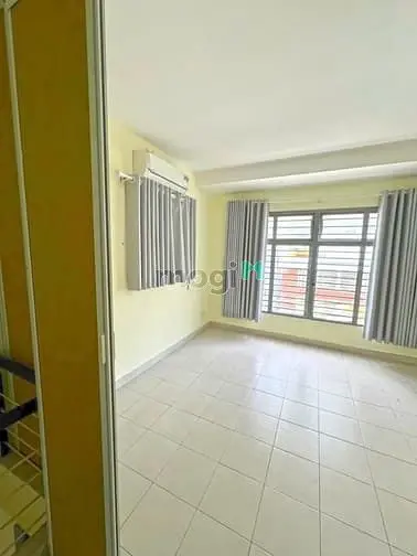 Hàng Hiếm - Nhà 2 Lầu Mặt Tiền Hẻm Xe Tải Bùi Văn Ba, Quận 7