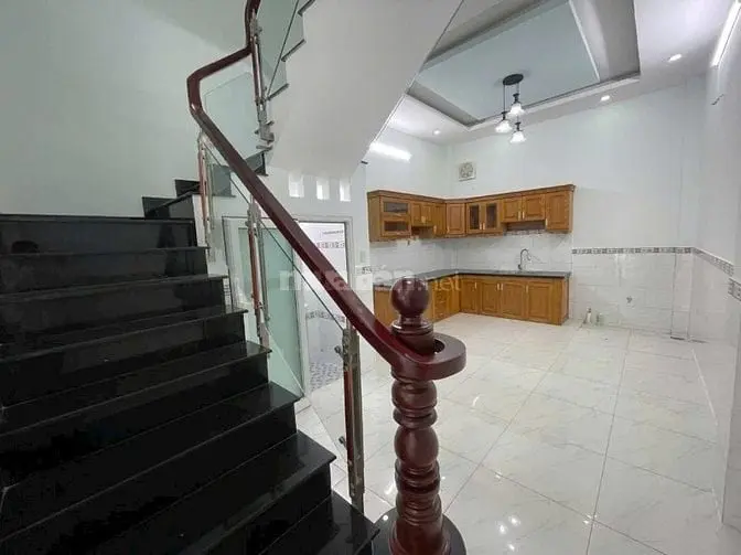 Nhà 3 Tầng Mái Đúc 4 Phòng Ngủ Siêu Thoáng Mát, Sân Trước Sau, Ngay Ch