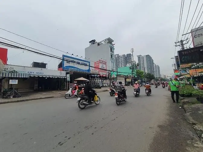 Cho Thuê Nhà Mt Đường Cn1- Tân Phú. Dt 12X20- Trống Suốt Đẹp