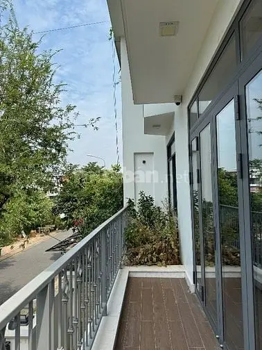 Biệt Thự Ngang 10M Liên Phường Quận 9 Dt 180M2- 25 Tỷ