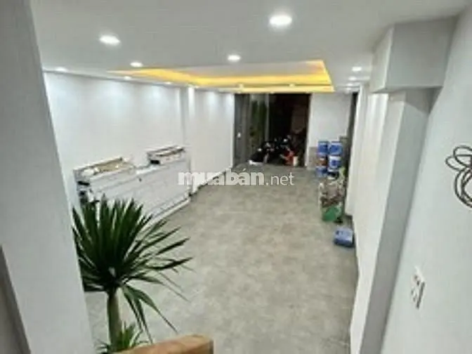 Bán Nhanh Nhà Ngõ Tân Ấp, Giá 5.6 Tỷ, Gần 23M2X4T, Ở Luôn