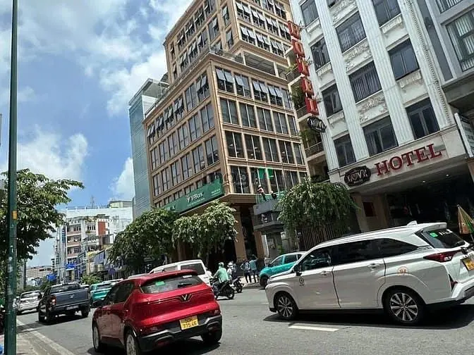 Rộng 6M Dts 434M2, Chdv 7 Lầu Mt Bạch Đằng, 14Pn Tn 100Tr