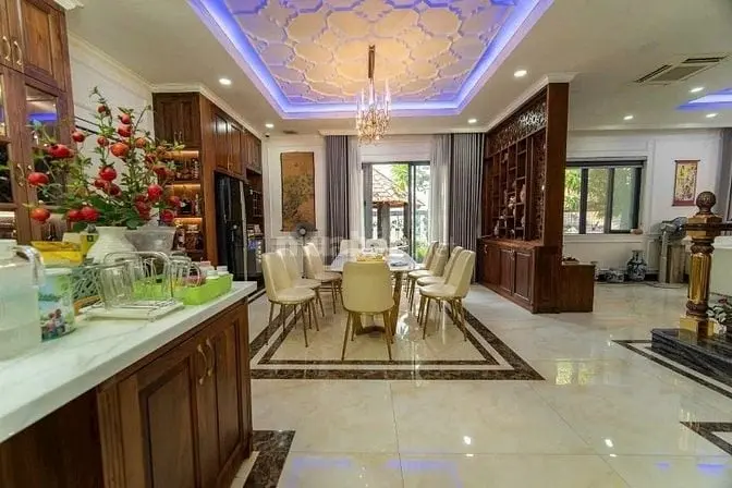 Chính Chủ Bán Biệt Thự Kđt Dịch Vọng . Mặt Phố Chính Thọ Tháp