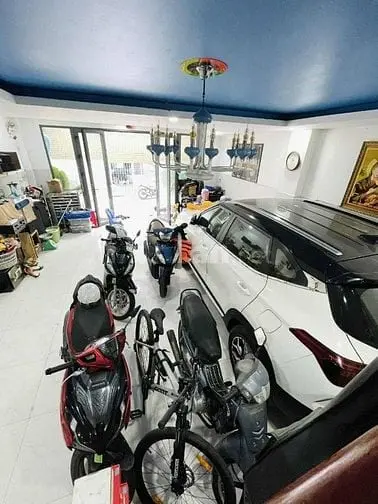 Cách 1 Căn Ra Mặt Tiền - Xe Hơi Ngủ Gọn Trong Nhà - Tiện Về Kinh Doanh