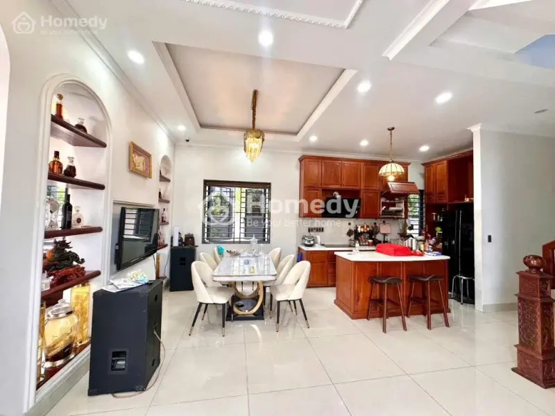 Biệt Thự Sân Vườn Đẹp Siêu Phẩm – Sát Tt Thủ Đức - 373M2 -15X25 Chỉ 14 Tỷ (Tl)