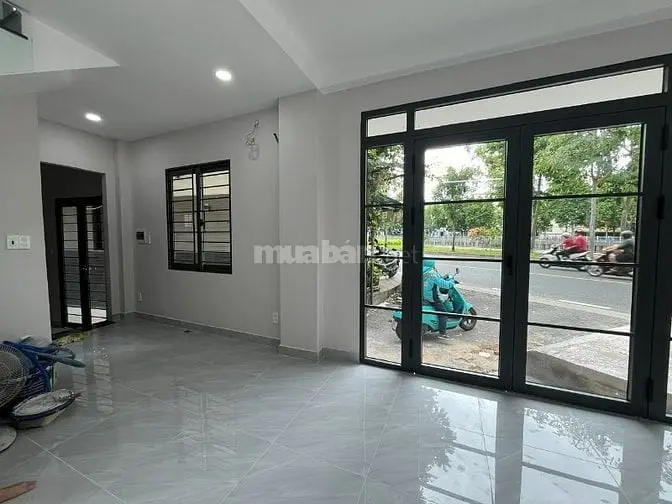 Nhà Mặt Tiền Cho Thuê Nguyên Căn, Vị Trí Đẹp, View Công Viên - Sông