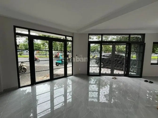 Nhà Mặt Tiền Cho Thuê Nguyên Căn, Vị Trí Đẹp, View Công Viên - Sông