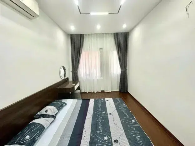 Nhà Quan Nhân – 4 Phòng – Sân Để Xe – Ở Vừa Kinh Doanh – Giá 6.75 Tỷ!