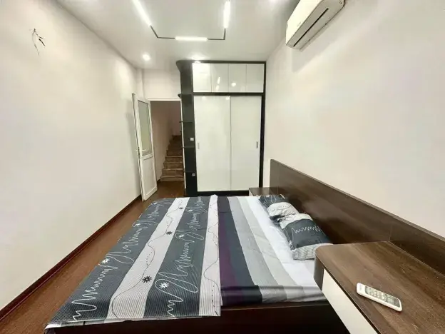 Nhà Quan Nhân – 4 Phòng – Sân Để Xe – Ở Vừa Kinh Doanh – Giá 6.75 Tỷ!