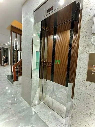 Nhà Mơi- 5 Tầng Thang Máy- Ô Tô Tránh Vào Nhà- Vỉa Hè- Kinh Doanh