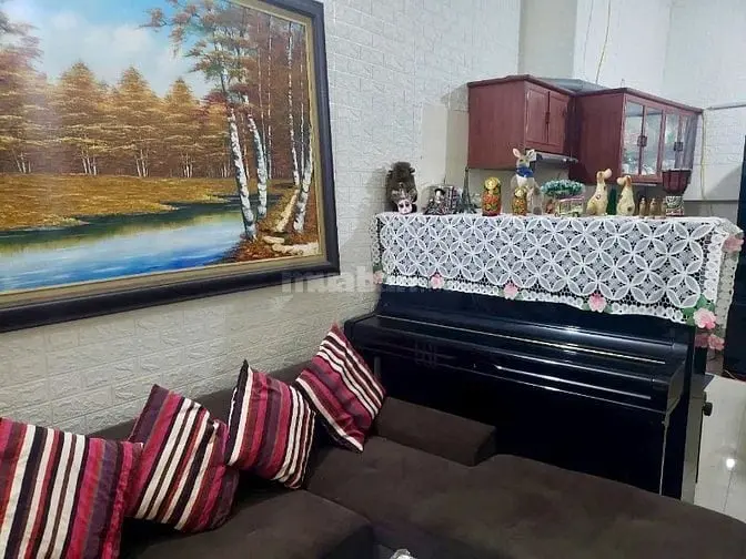 Bán Nhà Ngõ 32 Hào Nam, Cách Mặt Đường Hào Nam 10M Dt 52Mx 3 Tầng