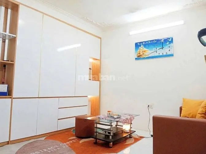 Nhà Đẹp Gần Đường Ô Tô Tôn Đức Thắng, Đống Đa 40M, Mt 4M, Giá 3,1 Tỷ.