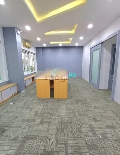 Cho Thuê Villa Sân Vườn Trên Con Phố Kinh Doanh Giáp Sân Bay