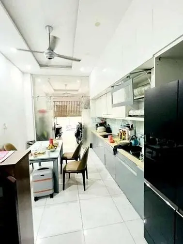 Một Nhà Ra Phố Nguyên Hồng - Phân Lô - Ô Tô Tránh Chạy Vòng Quanh + Vỉ