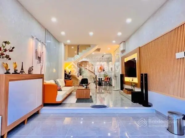 Bán Nhà Siêu Phẩm Duy Nhất Mặt Tiền 63,6M2 Nhà Phố Lê Văn Sỹ, Phường 14, Quận 3 . Shr. Giá 3Tỷ020Tl