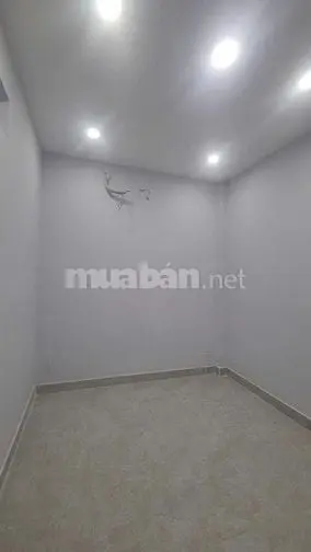 10 Triệu/ Tháng Nhà 4X10 1Lau 2Pn 2Wc Nhà Mới Sơn Sửa Ngay Chợ