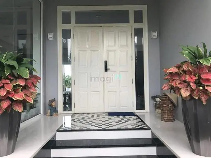 Vila Nguyễn Văn Hưởng ,Q2- 19X20M- 4 Tầng -Hdt: 200 Triệu- Giá :30 Tỷ