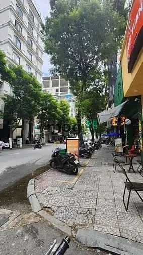 Cho Thuê Spa Mt Lê Thị Hồng Gấm, Q1. Dt: 4,2X20M, Kc: Trệt 4 Lầu Tm
