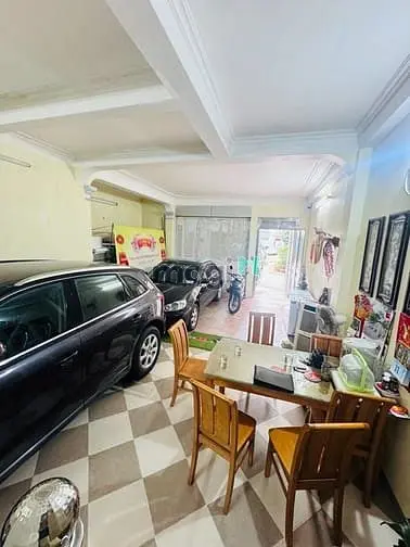 Phân Lô-Gara 3 Ô Tô- Kinh Doanh Đỉnh- Ô Chờ Thag Máy