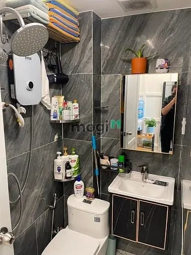 Căn Hộ Ban Công Giá Rẻ Ngay Chân Cầu Kiệu- Chợ Tân Định - Hồ Con Rùa