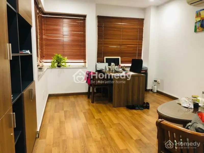 Bán Nr Phố Linh Lang,Cống Vị, 32 Tỷ, 79 M2, 5 Tầng 8Pn Ngõ Thông Thoáng,Ô Tô Vào Nhà, Khu Vực Hiếm