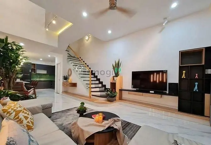 Cho Nhà Xây Đẹp Lung Linh, Full Nội Thất Hiện Đại, Dtsd 250M2