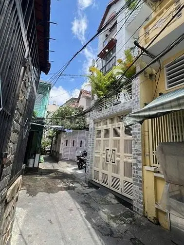 Bán Nhà Hẻm 175 Đường Nguyễn Biểu, Phường 2, Quận 5