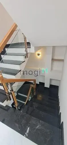 Nhà Đẹp 4 Tầng Lạc Long Quân Đường 8M Xe Hơi