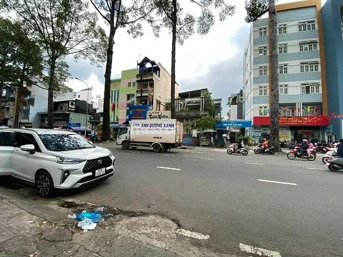 Bán Gấp Nhà Mặt Tiền Nguyễn Tri Phương, Q10, Dt: 7X16M, Giá Siêu Hời